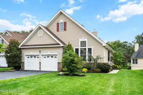 32 Benn Ln, Asbury Park, NJ 07712