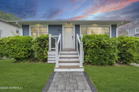 802 Linden Rd, Toms River, NJ 08753