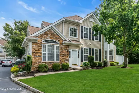 149 Shinnecock Dr, Manalapan, NJ 07726