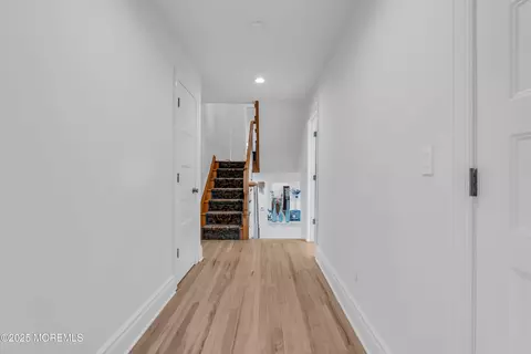 Entry Way - 16 Heathcliff Rd, Rumson, NJ 07760 photo 3 of 5