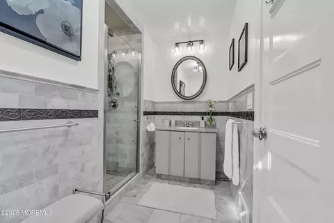 Bath - 16 Heathcliff Rd, Rumson, NJ 07760 photo 2 of 6