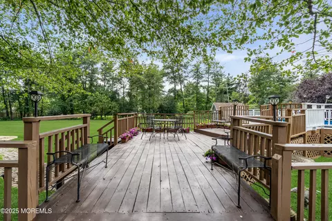 Exterior - 16 Heathcliff Rd, Rumson, NJ 07760 photo 5 of 10
