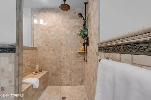 Bath - 16 Heathcliff Rd, Rumson, NJ 07760 photo 4 of 6