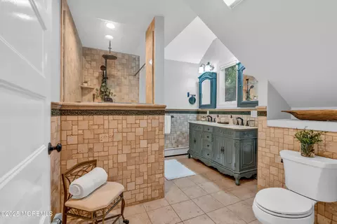 Bath - 16 Heathcliff Rd, Rumson, NJ 07760 photo 3 of 6