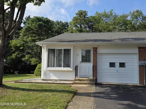 7 Betsy Ross Ln #A, Whiting, NJ 08759