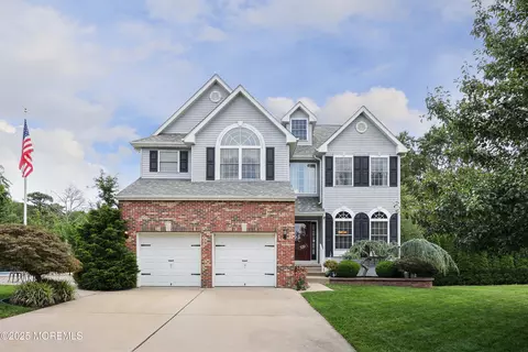 5 Overlook Ct, Bayville, NJ 08721