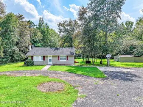 410 Lakehurst Rd, Browns Mills, NJ 08015