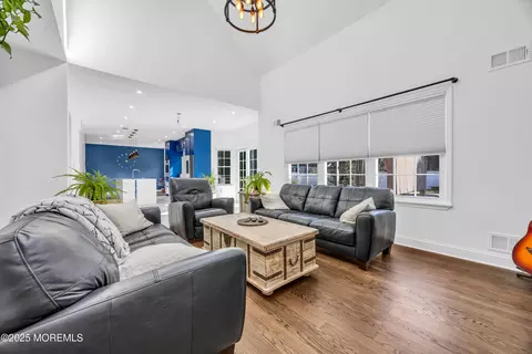 2 Bailey Rd, Matawan, NJ 07747 photo 14