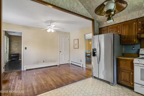 647 Valley Rd, Brielle, NJ 08730 photo 15
