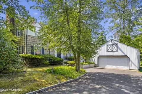 647 Valley Rd, Brielle, NJ 08730 photo 3