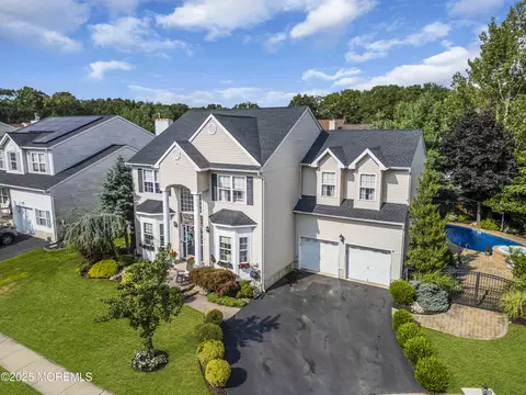6 Surle Ct, Bayville, NJ 08721