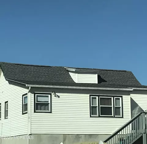 101 Center Ave, Keansburg, NJ 07734