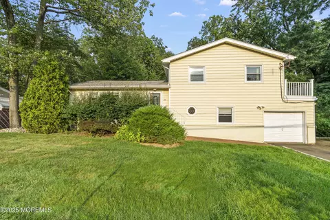 20 Valley Vale Dr, Old Bridge, NJ 08857