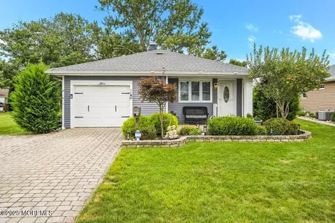 96 Grenada St, Toms River, NJ 08757