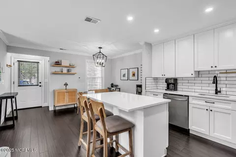 710 Bluebell Dr, Jackson, NJ 08527