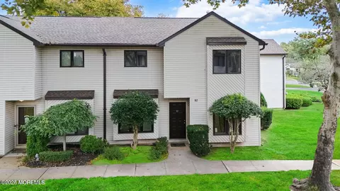 97 Tangerine Dr, Marlboro, NJ 07746
