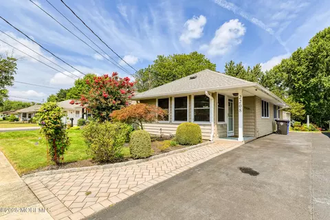 2208 Hovsons Blvd, Toms River, NJ 08753