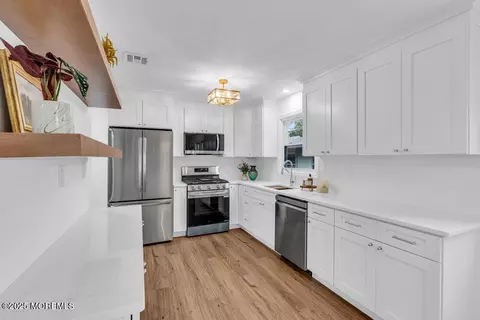 Kitchen - 73 Markham Rd, Brick, NJ 08724 photo 1 of 4