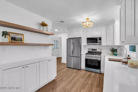 Kitchen - 73 Markham Rd, Brick, NJ 08724 photo 4 of 4