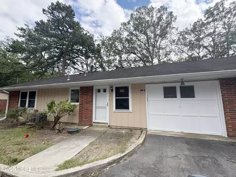 119 Buckingham Dr #D, Lakewood, NJ 08701