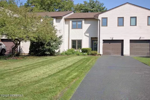 254 Plum Dr, Marlboro, NJ 07746