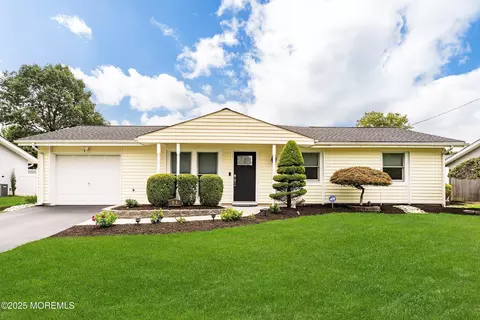 14 Forest Park Ter, Monroe, NJ 08831