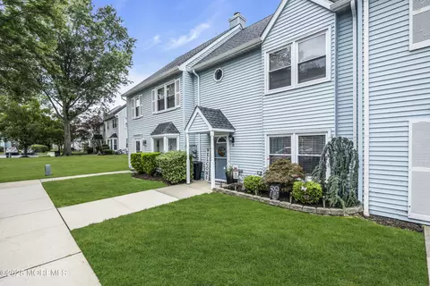 31 Forge Ct, Jackson, NJ 08527