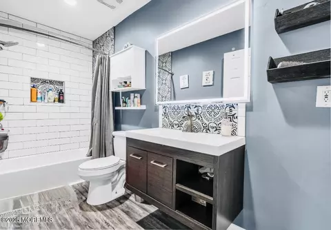 Bath - 31 Forge Ct, Jackson, NJ 08527 photo 3 of 4