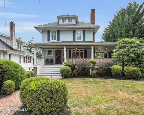 137 E Bergen Pl, Red Bank, NJ 07701