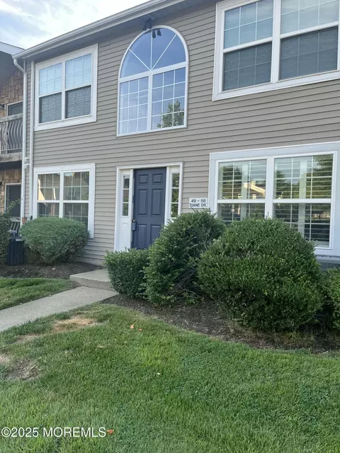 51 Diane Dr, Tinton Falls, NJ 07724