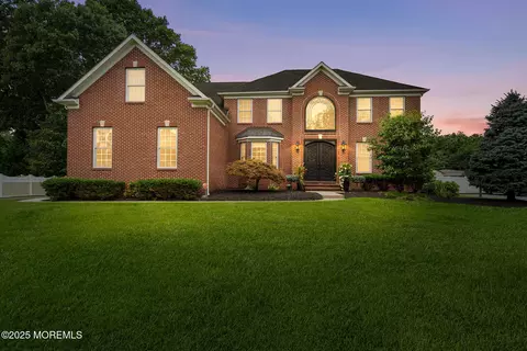 3 Millwood Ct, Monroe, NJ 08831