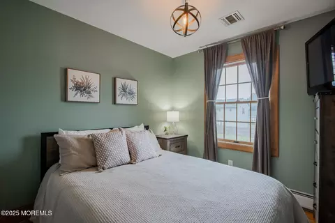 Bedroom - 124 Chamone Ave, Leonardo, NJ 07737 photo 3 of 3