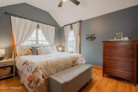 Bedroom - 124 Chamone Ave, Leonardo, NJ 07737 photo 1 of 3