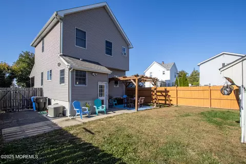 Exterior - 124 Chamone Ave, Leonardo, NJ 07737 photo 2 of 5