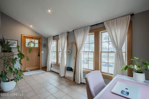 Entry Way - 124 Chamone Ave, Leonardo, NJ 07737 photo 1 of 1