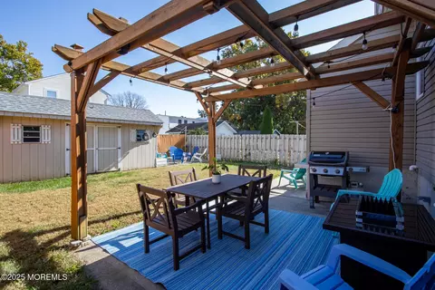 Exterior - 124 Chamone Ave, Leonardo, NJ 07737 photo 3 of 5