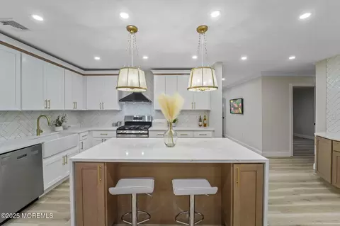 321 Lawrence Dr, Lanoka Harbor, NJ 08734