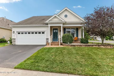 10 Pierhead Dr, Barnegat, NJ 08005