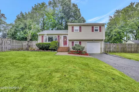 9 Wesleyan St, Red Bank, NJ 07701