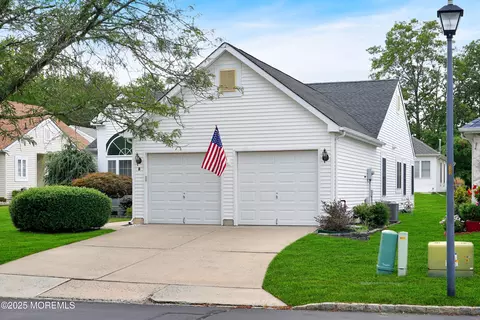 8 N Baker Dr, Jackson, NJ 08527 photo 2