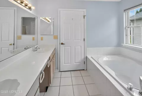 8 N Baker Dr, Jackson, NJ 08527 photo 21