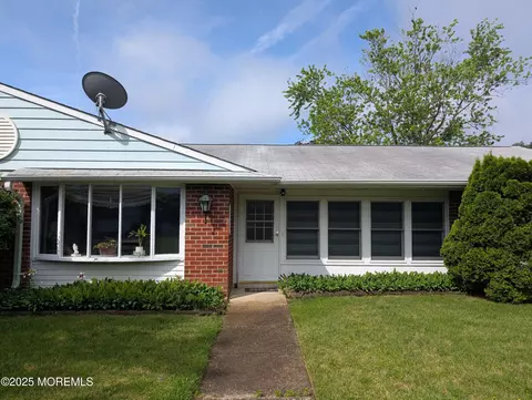 1235 Hamilton Ct # D, Lakewood, NJ 08701