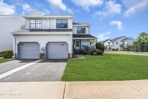 128 Chestnut Way #12-8, Manalapan, NJ 07726