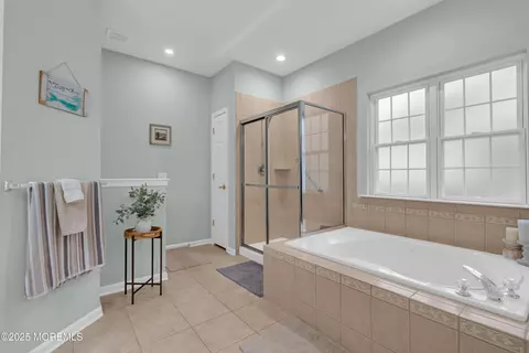 Bath - 52 Strathmere St, Waretown, NJ 08758 photo 1 of 5