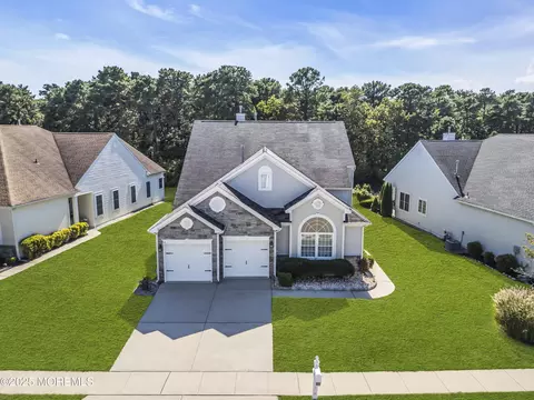 View/Area - 52 Strathmere St, Waretown, NJ 08758 photo 3 of 19