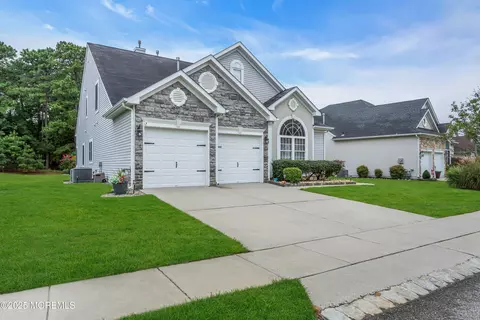 Exterior - 52 Strathmere St, Waretown, NJ 08758 photo 9 of 11