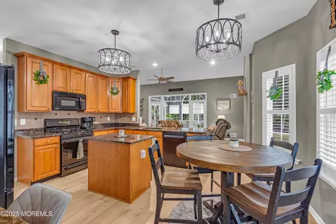 Kitchen - 52 Strathmere St, Waretown, NJ 08758 photo 3 of 6