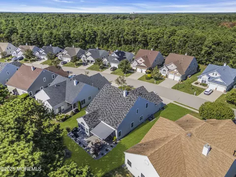 View/Area - 52 Strathmere St, Waretown, NJ 08758 photo 4 of 19