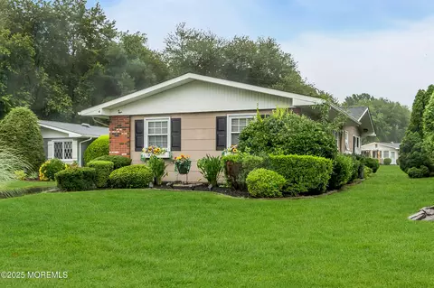 4 Addison Ct, Brick, NJ 08724