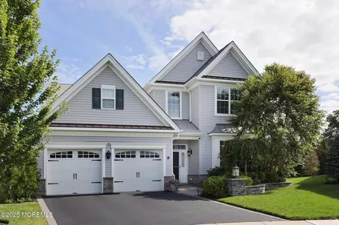 9 Pebble Creek Ct, Tinton Falls, NJ 07724